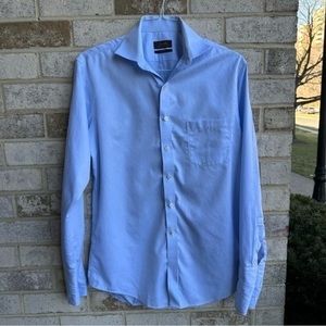 Light blue men’s 100% Egyptian cotton dress shirt​ size medium